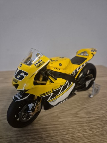 Yamaha motogp laguna - motogp, 2005