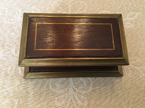 Ancienne boîte timbres en - timbres,