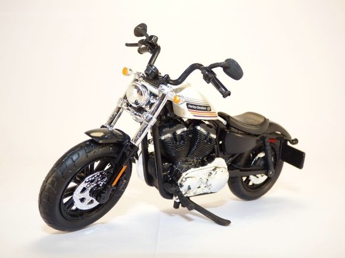 Moto harley davidson - davidson, forty