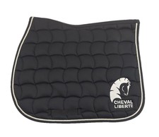 Cheval Liberté Tapis de Selle Full Matelassé Ergonomique Equitation Brodé