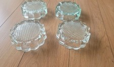 4 Tres Grands Dessous de pieds