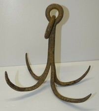 -JOLI GRAND CROCHET DE PUIT