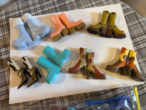 Lot bottes pour poupées - lot,