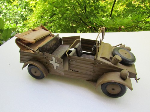 Voiture tôle style ancien - en,