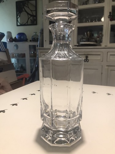 Superbe carafe vin - À, base