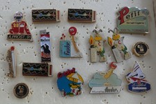 BEAU LOT 15 PIN'S MARQUE CIGARETTE BRIQUET CRICKET ALLUMETTES FEUDOR ZIPPO