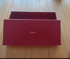 Boite vide rouge cartier Format : 24 x 11 cm Hauteur 5 cm