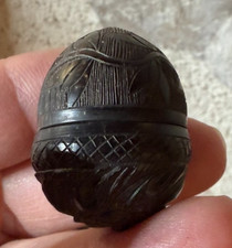 PETITE NOIX DE COROZO SCULPTEE