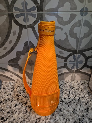 Veuve clicquot champagne - veuve,