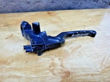 COCOTTE ET POIGNEE GAUCHE