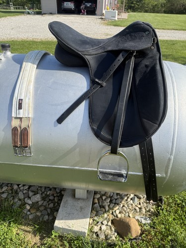 Wintec dressage english saddle - wintec,