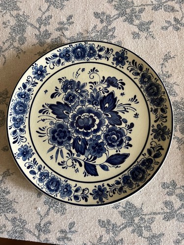 Assiette décorative signée - assiette,