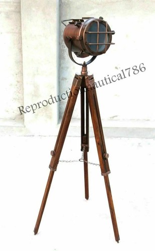 Projecteur trépied marin