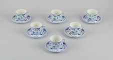 Demi-dentelle cannelée bleue Royal Copenhagen, six paires de tasses à café