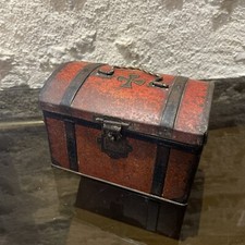 MOKA WILLIOT - Chicory - Antique Lithographed Canvas Box Trunk Shape