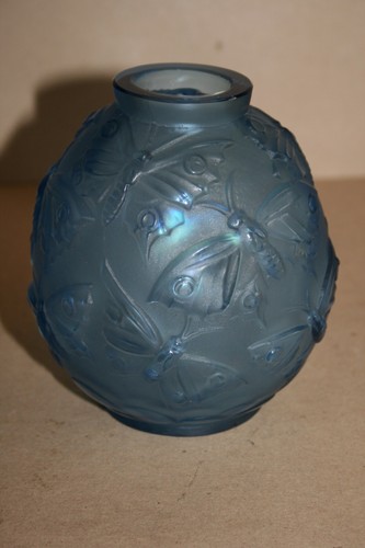 Vase ancien boule signé