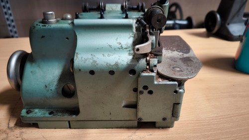 Surjeteuse industrielle