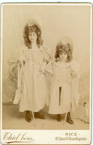 Photo cabinet carte 1900 - cabinet, c.1900