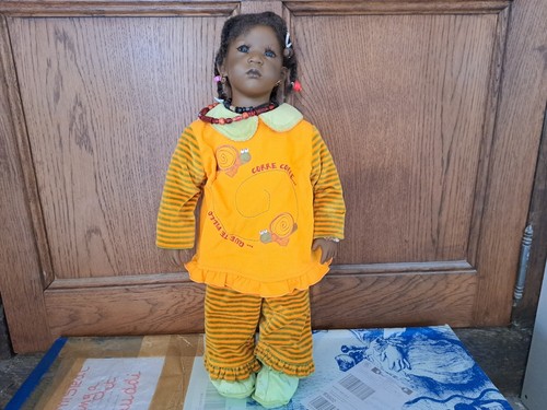 Belle grande poupee d - ,