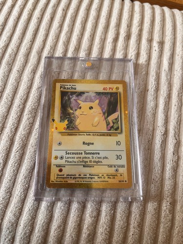 Carte pokémon pikachu 102 - carte,