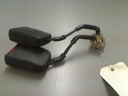 Attache ceinture arriere
