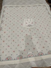 Jolie petite nappe ancienne et