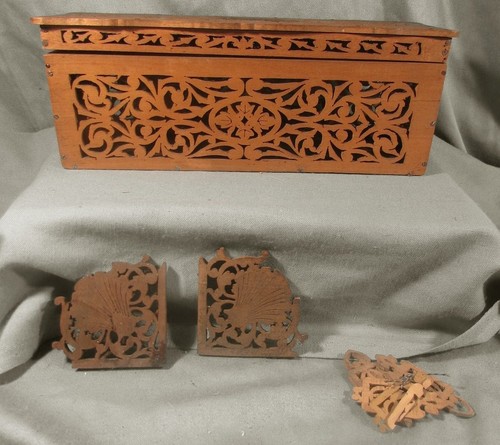 Ancien long coffret - , bois