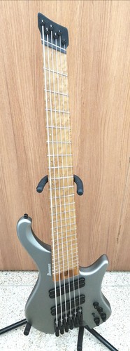 Guitare basse électrique