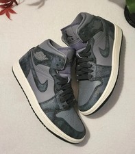 Air Jordan 1 Mid SE Smoke Grey