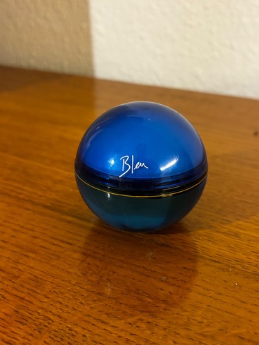 Neuf eaux toilette parfum - de,
