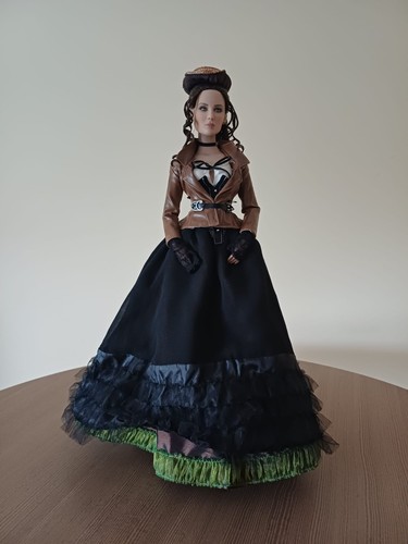Robert tonner doll - tonner,