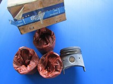 4 Pistons Nüral Kolben pour: Ford: Taunus 17 M et FK1000 54- 64   84,46 mm