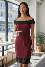 Robe rouge foncé avec