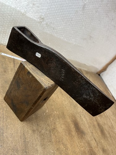 Hache forgée outil ancien - forgée,