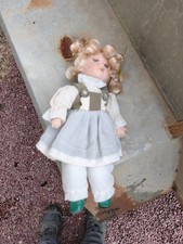 poupée ancienne en porcelaine