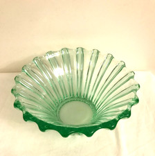 Ancienne coupe en verre vert