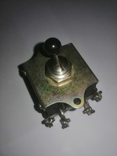 Ancien interrupteur a