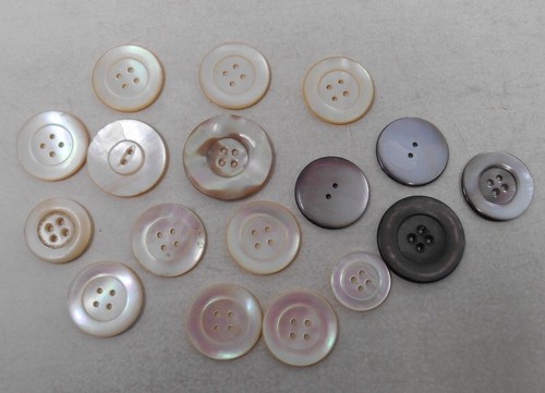 Lot boutons anciens en - lot, 17