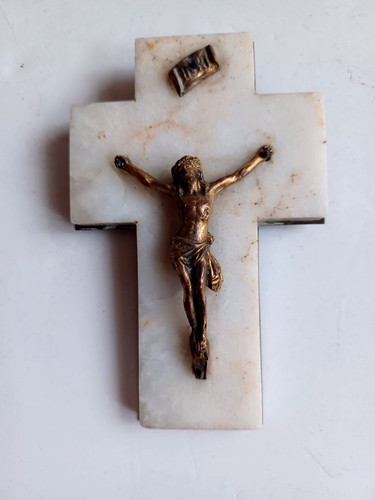 Ancien crucifix mural - , en