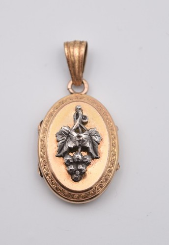 Ancien pendentif ouvrant - , porte