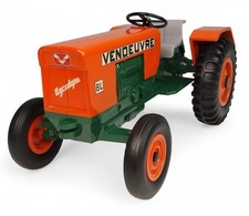 UNIVERSAL HOBBIES - Tracteur -