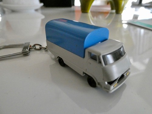 Porte clé bourbon - porte, camion