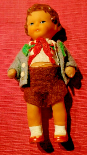 Vintage petite poupee - petite,