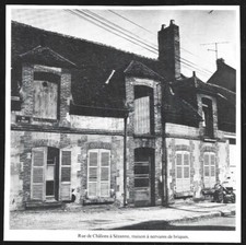 1981 -- SEZANNE . RUE DE CHALONS . BRICK RIBBED HOUSE. 4C030