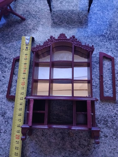 Meuble miniature vaisselier