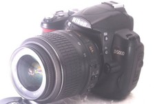 Nikon D5000 AF-S 18-55mm VR KIT, très peu de photosA068