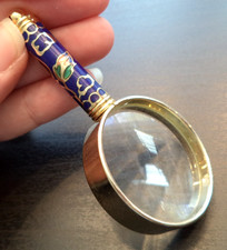 STUNNING VINTAGE ESTATE HIGH END CLOISONNE MAGNIFYING GLASS 3" PENDANT! G11511