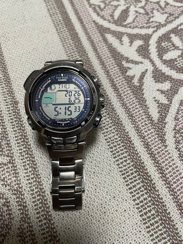 Montre solaire robuste