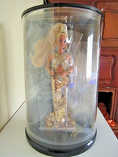 BARBIE GOLDEN DOLL 5405 par BOB MACKIE - NEUVE en BOITE et SURBOITE D'ORIGINE