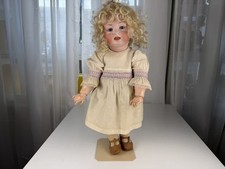 Poupée d'artiste ancienne